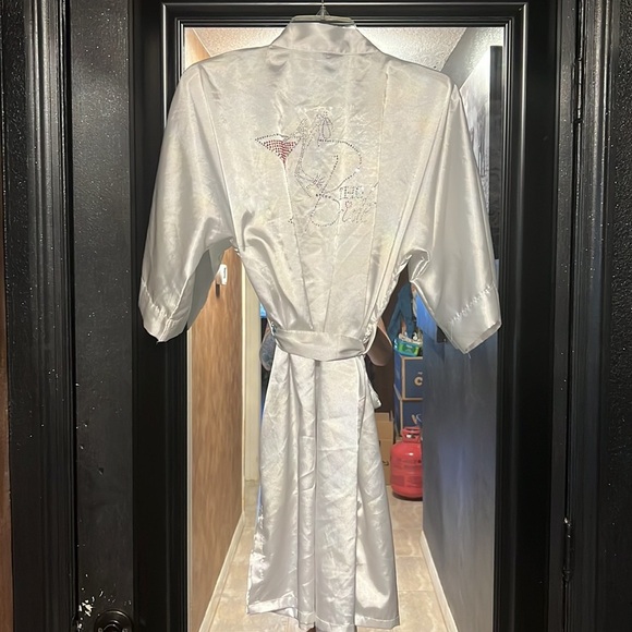 (EUC) SUPER CUTE WHITE SATIN ROBE FOR THE BRIDE TO BE. SZ S - Picture 2 of 6